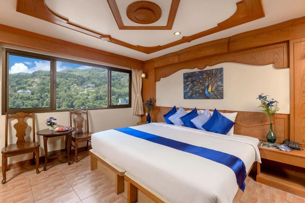 Tiger Complex By Eyg Hotel Patong Bagian luar foto