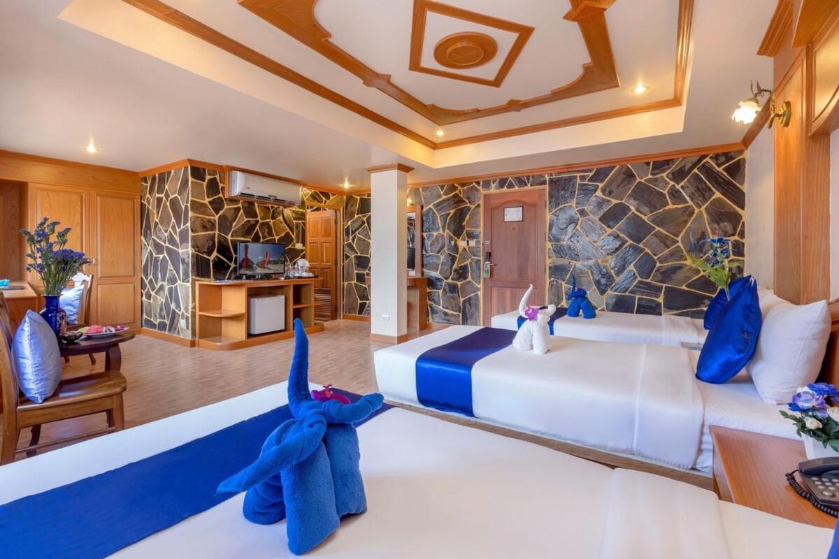 Tiger Complex By Eyg Hotel Patong Bagian luar foto