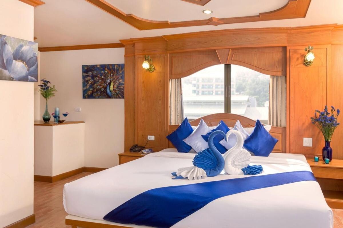 Tiger Complex By Eyg Hotel Patong Bagian luar foto